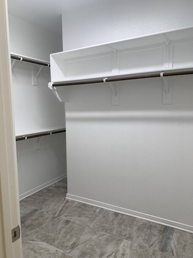 Building Photo - 608 Ripplewood Dr