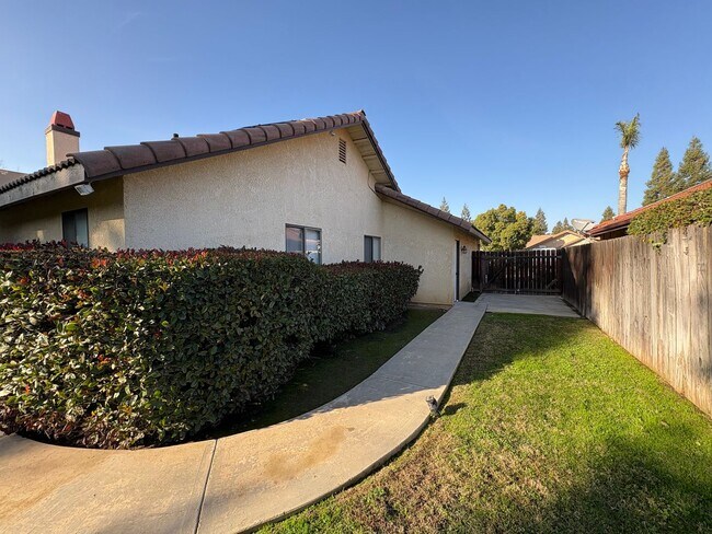 Building Photo - SE Visalia home coming soon!