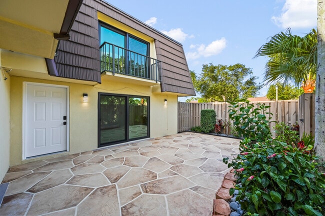 Building Photo - 419 4th Ct