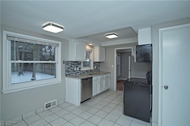 Building Photo - 4537 Birchwold Rd
