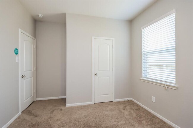 Building Photo - 25381 Cypress Bend Dr