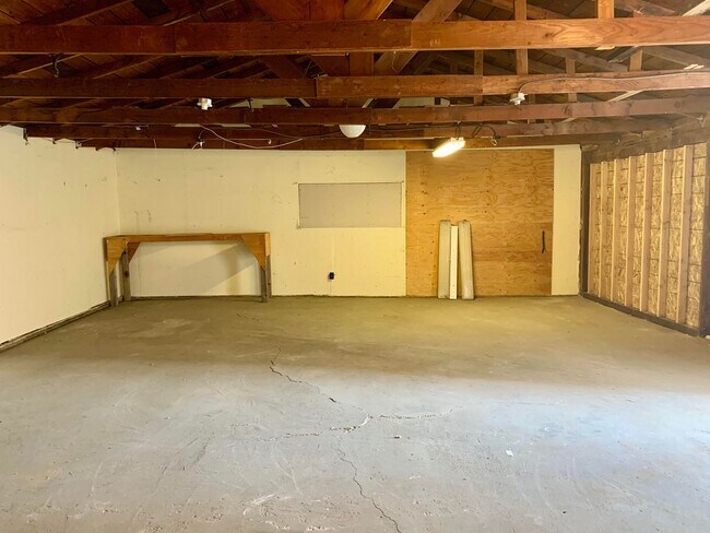 Building Photo - 2431 Clement Ave