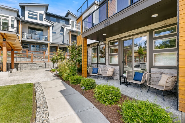 Building Photo - 933 Dove Tail Ln NW