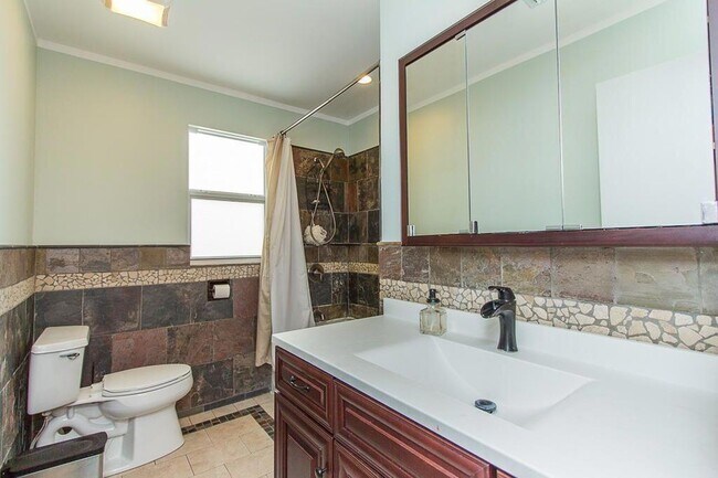 Building Photo - 235 30th St