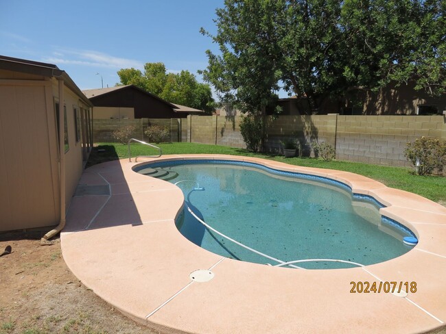 Building Photo - Centrally Located Family Home for Rent