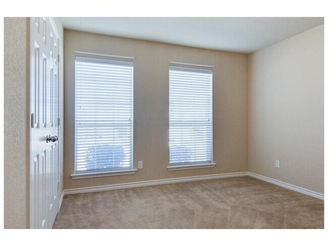 Building Photo - 9117 Nathan Dr