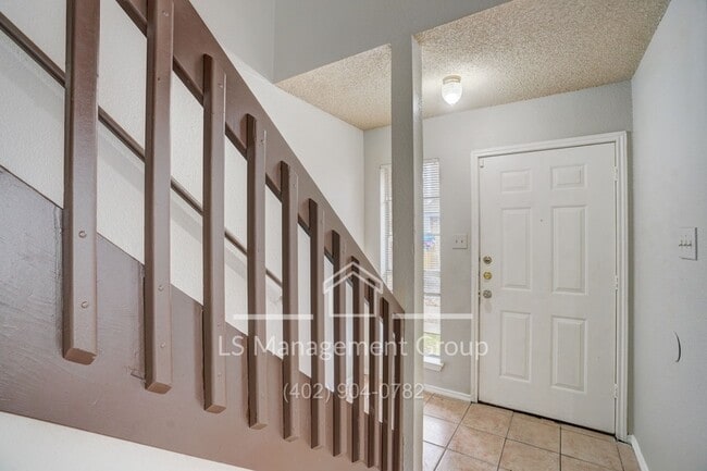 Building Photo - 7517 Oak Chase