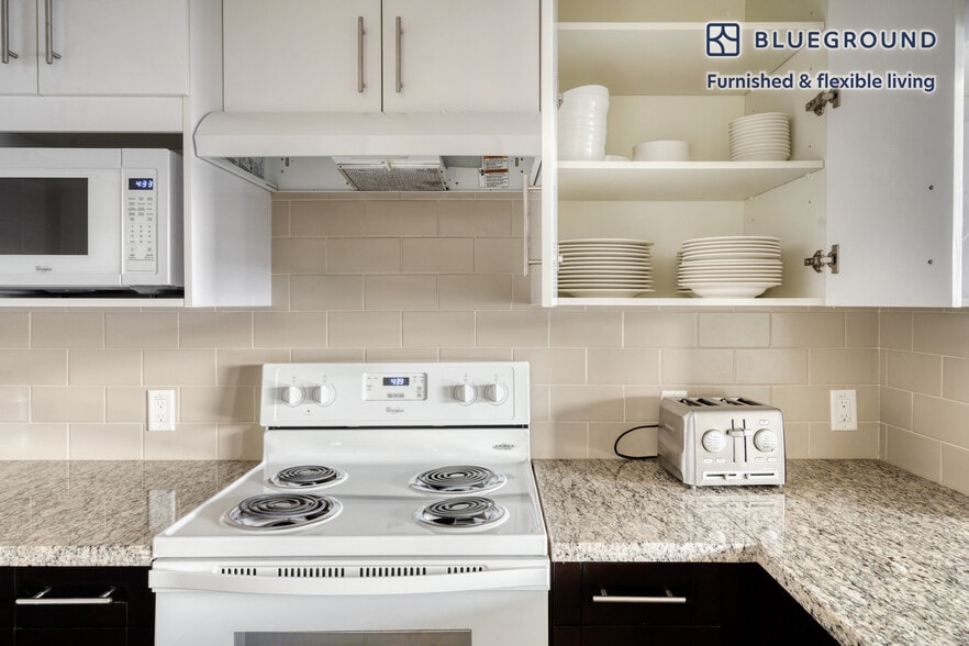 Building Photo - 2865 Park Blvd