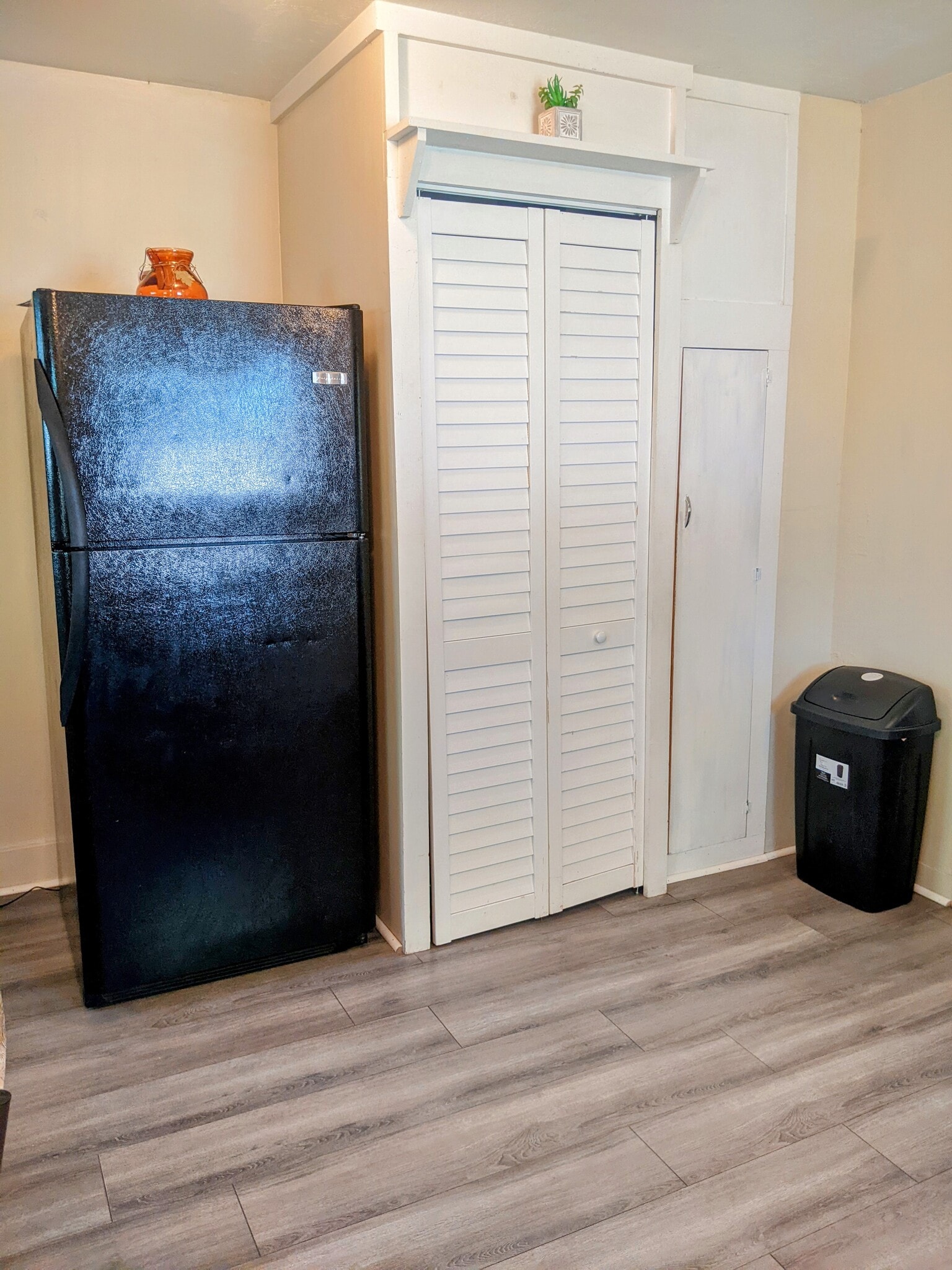 frdige and storage space or laundry hook up area - 60 Foss St