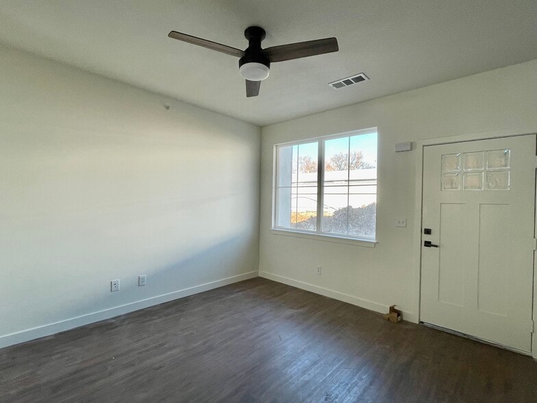 Building Photo - 4315 Holly St