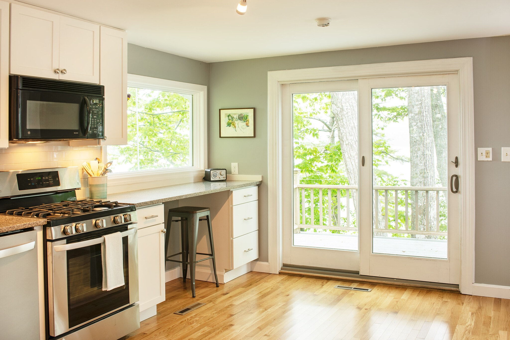 Building Photo - 18 Sandy Beach Rd