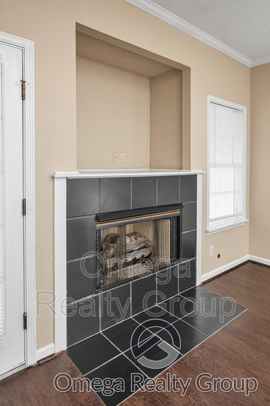 Building Photo - 5561 Heatherbrae Ln