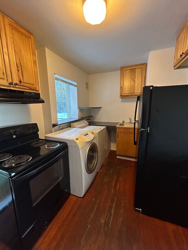 Building Photo - Hawks Prairie (3157 Hawks Prairie Rd.)