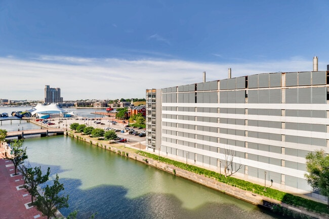 Building Photo - 250 President St