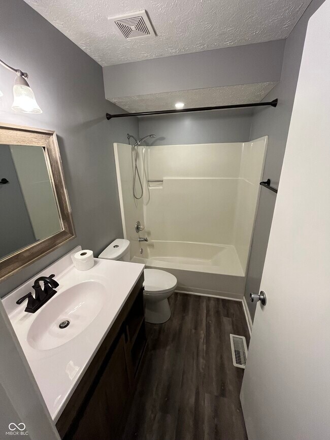 Building Photo - 627 San Carlos Dr