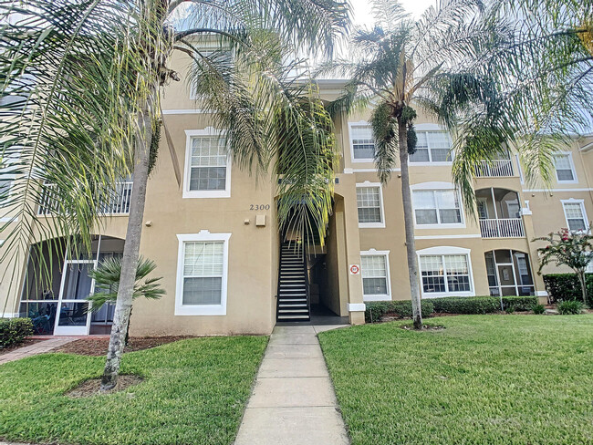 Building Photo - 2300 Silver Palm Dr