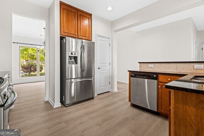 Building Photo - 7911 Brass Lantern Dr