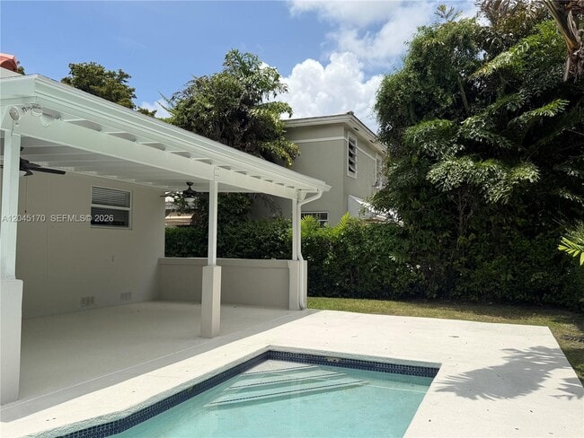 Building Photo - 1420 Baracoa Ave