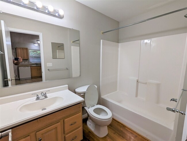 Building Photo - 16 Bolin Heights