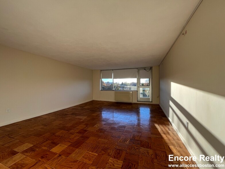Building Photo - 16 Monmouth Ct
