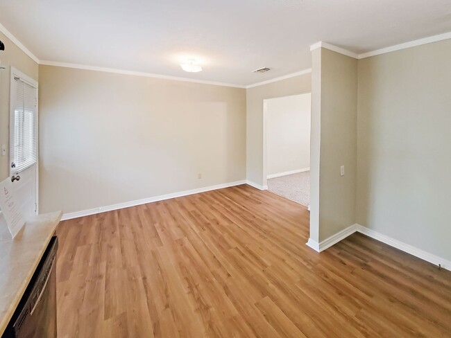 Building Photo - 208 Westfork Dr