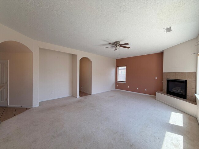 Building Photo - 6216 Calle Vizcaya NW