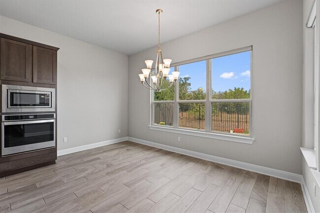 Building Photo - 4660 Katherine Dr