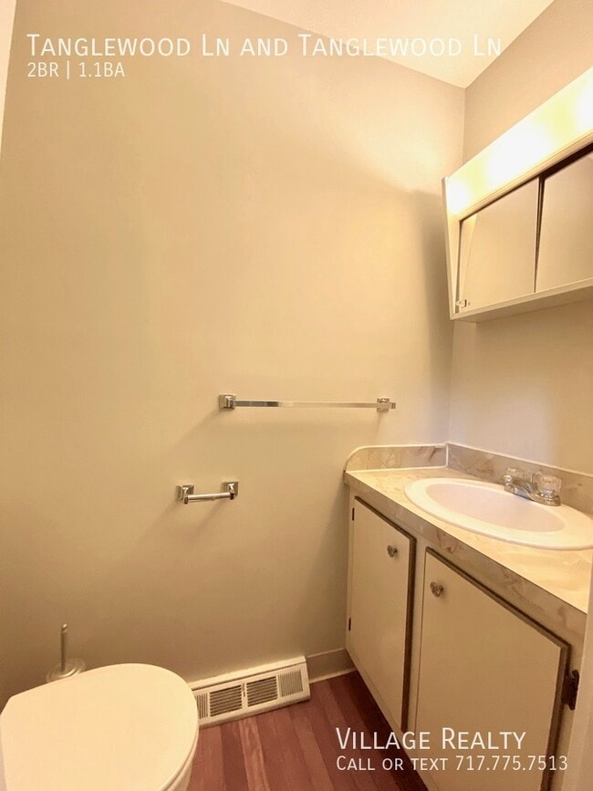 Building Photo - 442 Tanglewood Ln