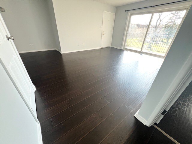 Building Photo - 9430 Bay Colony Dr