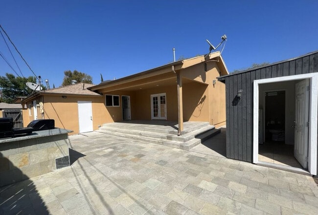 Building Photo - 17652 Martha St