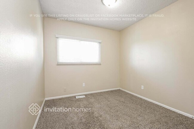 Building Photo - 11242 W 102nd Dr