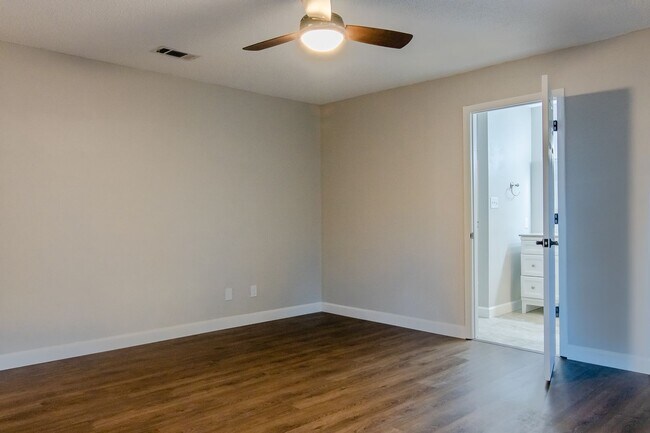 Building Photo - 3/2 located in Ft. Walton Beach