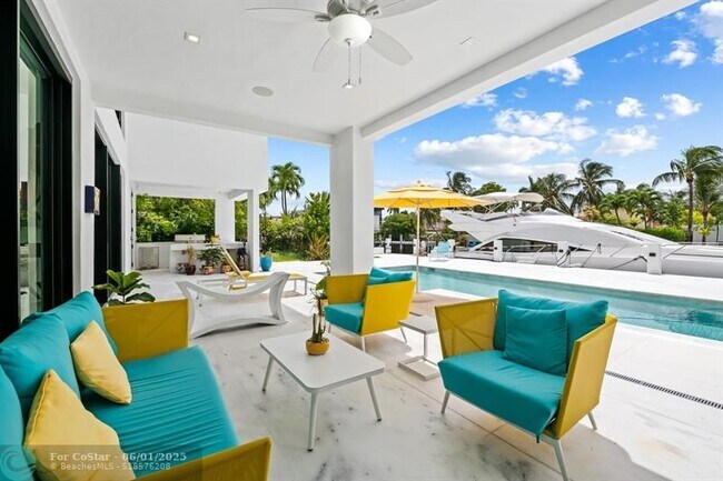 Building Photo - 401 Lido Dr