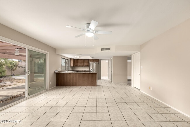 Building Photo - 4731 W Shaw Butte Dr