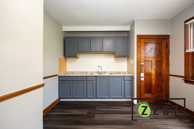 Building Photo - 4055 Beniteau St