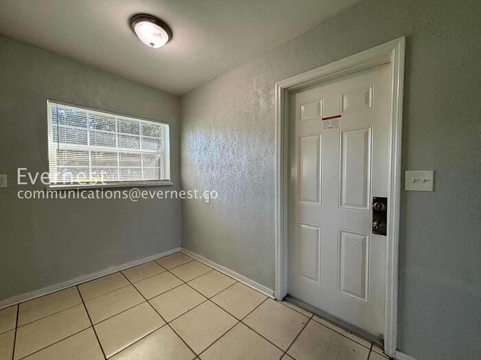 Building Photo - 116 Hope Cir