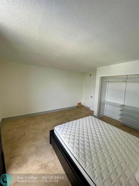 Building Photo - 13499 Biscayne Blvd