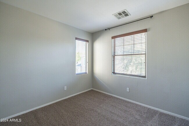 Building Photo - 2873 E Bart St