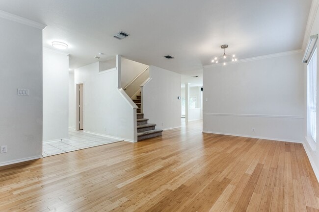 Building Photo - 4-BEDROOM IN PRESTON HOLLOW