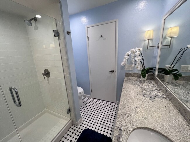 Building Photo - 601 Acorn Ct