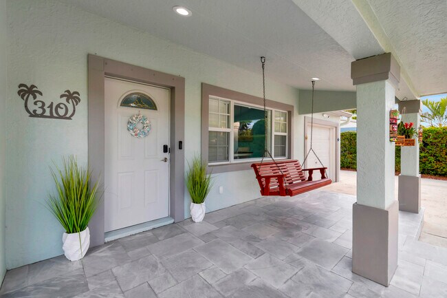 Building Photo - 310 Gulfstream Dr