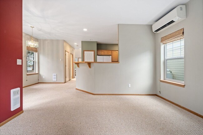 Building Photo - Detached Townhome in Kingston Meadows Community