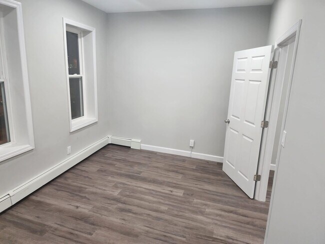Building Photo - 281 Communipaw Ave
