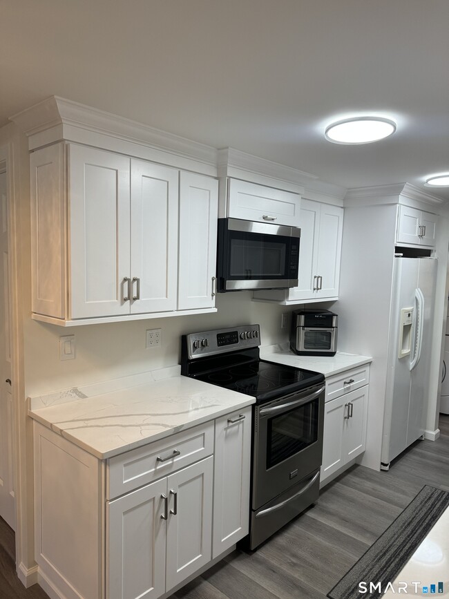 Building Photo - 19 Benham Ave