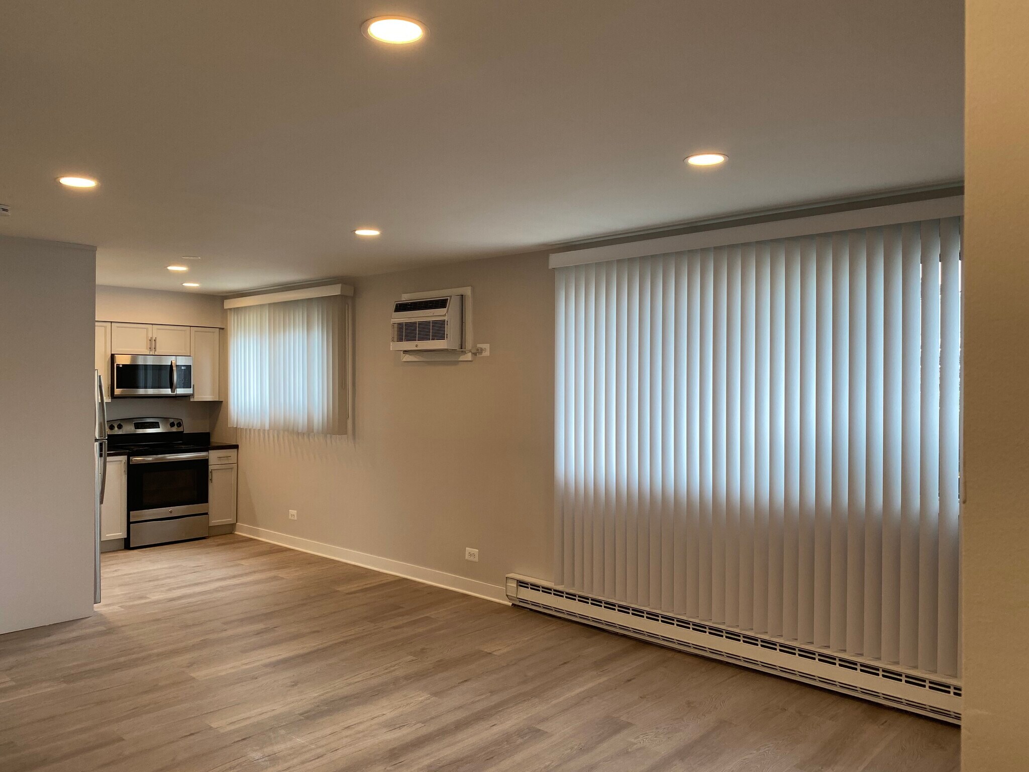 Building Photo - 5105 N East River Rd