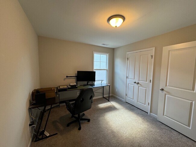 Building Photo - 3704 Stone St