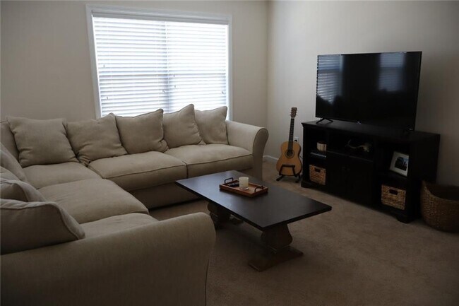 Building Photo - 701 Woodbridge Dr