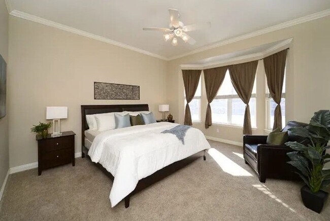 Building Photo - Spacious 5 Bed/4 Bath Home with Finished Basement in Erie