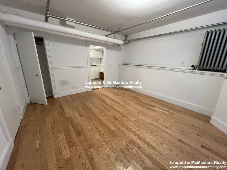 Building Photo - 144 Warren St