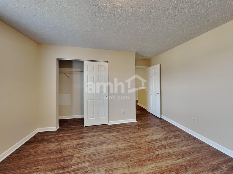 Building Photo - 716 Greene Ct